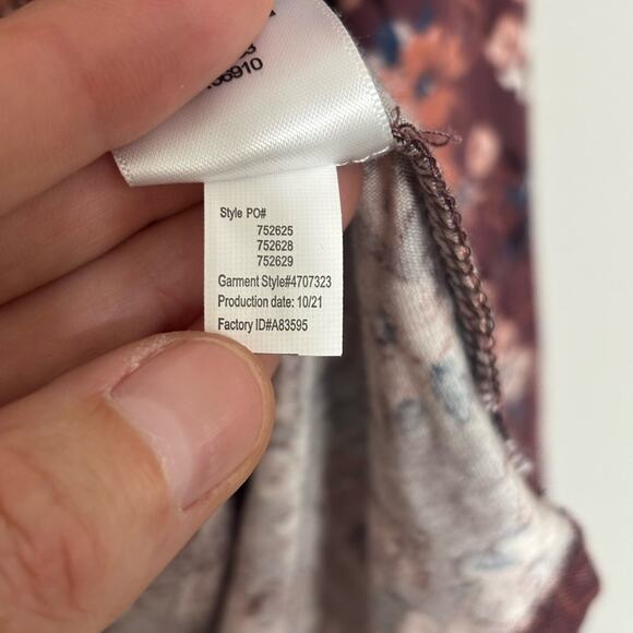 NWT Maurice’s Soft Jersey Long Sleeve Floral Scoop Neck Tee - Size 3X - Picture 6 of 6